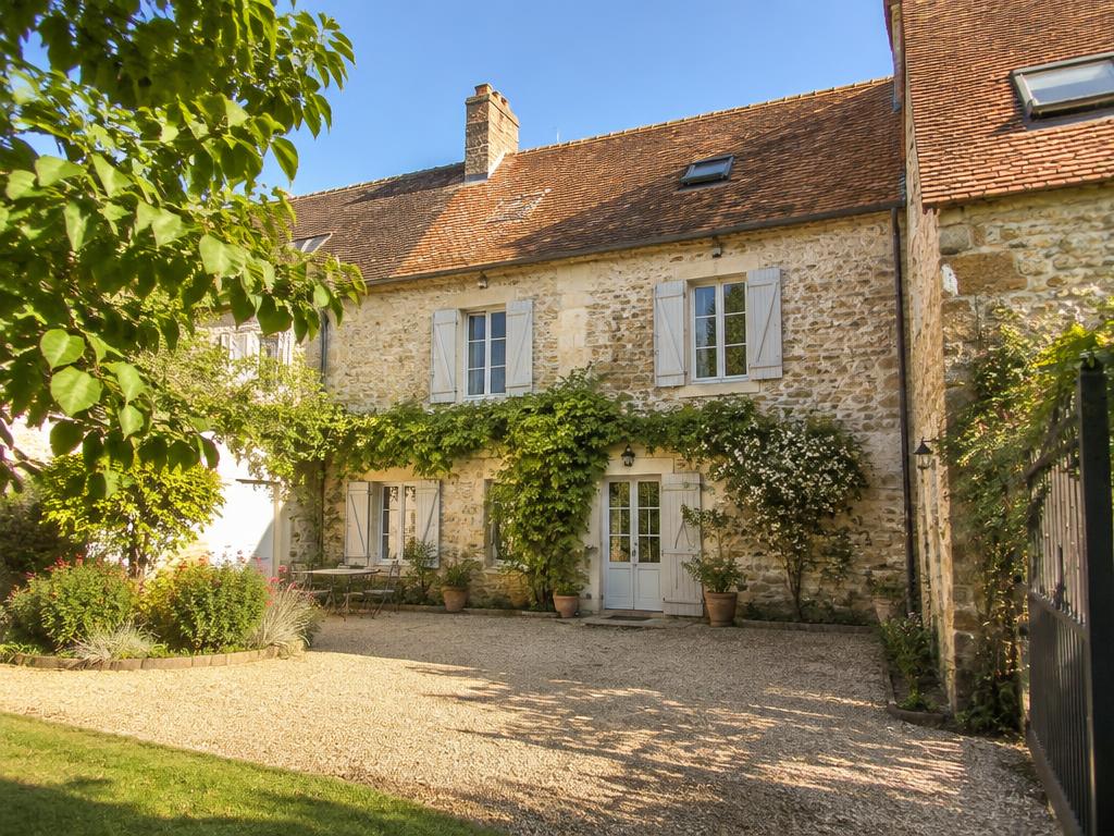 Maison de maître en pierre avec jardin à Olivet